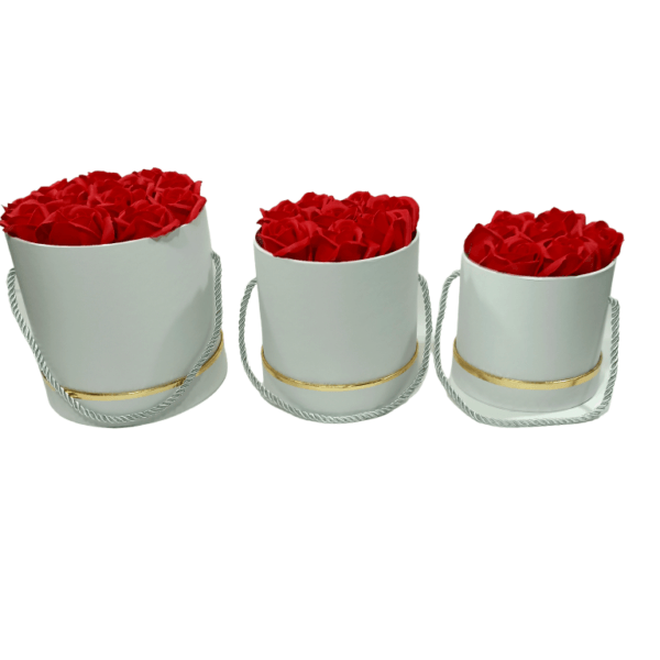 Kουτί πολυτελείας στρογγυλό με soap roses σε τρεις   διαστάσεις.   11*11,  13*13, 15*15